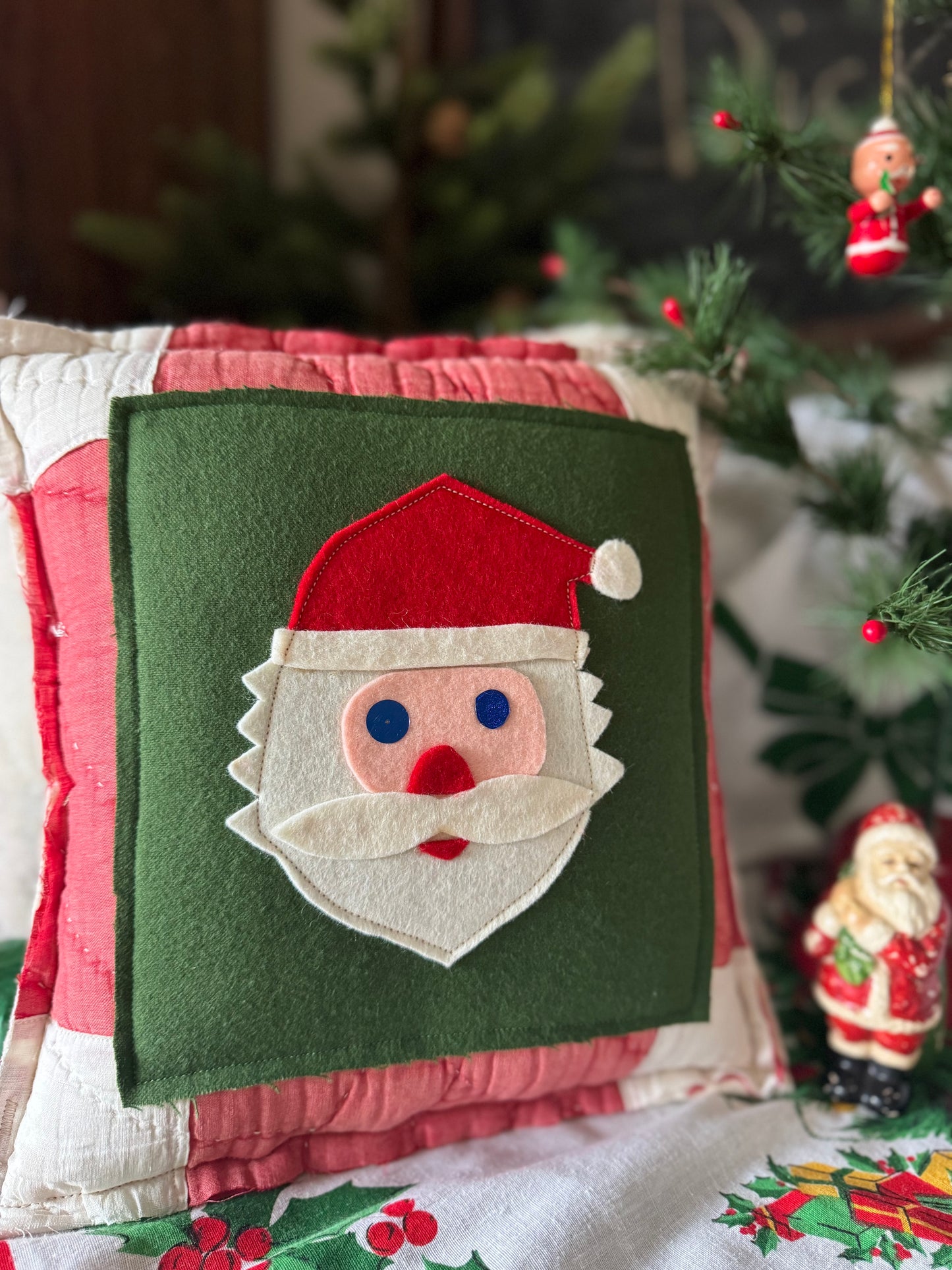 Vintage Santa Face Pillow 4