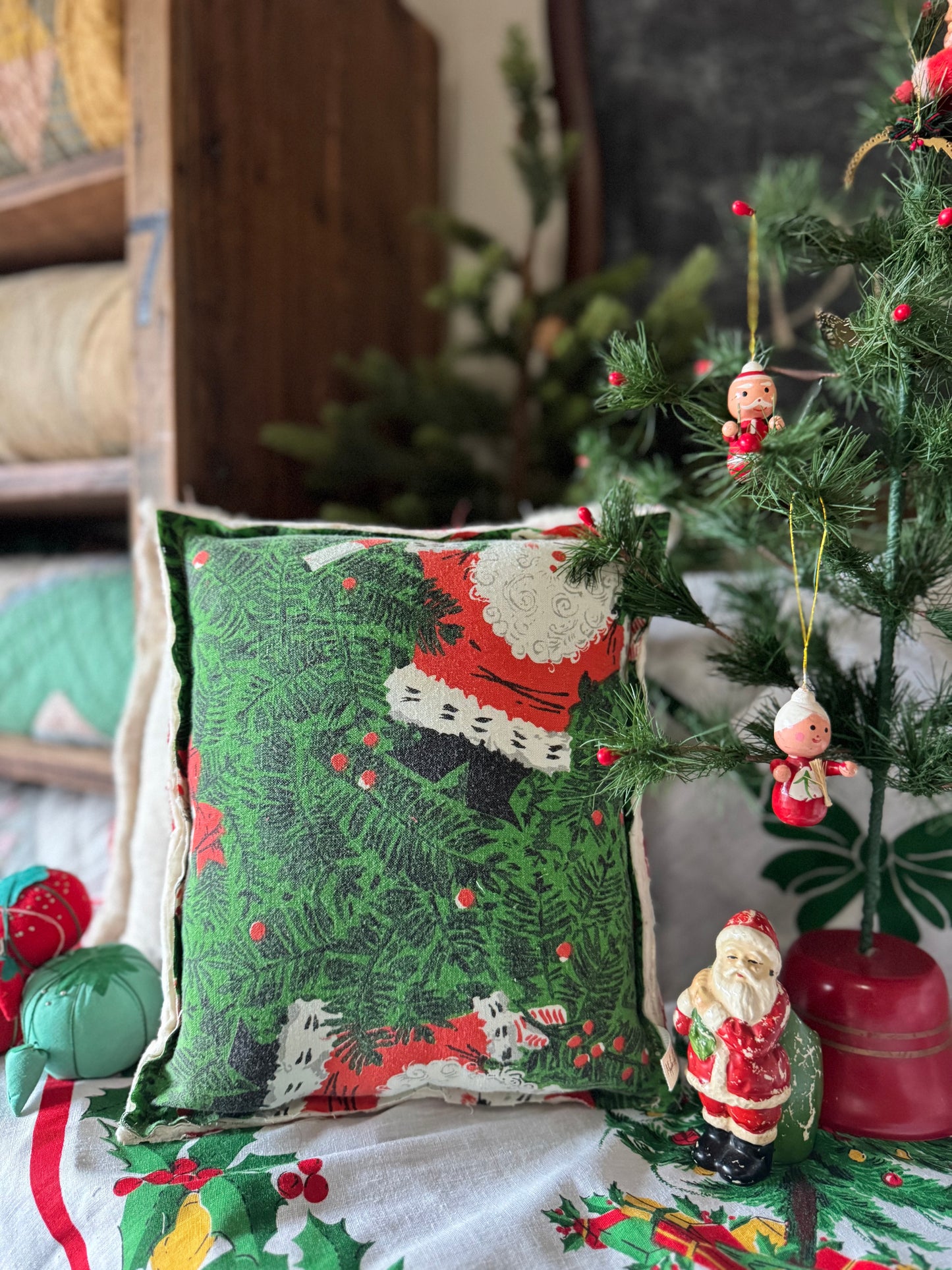 Vintage Santa Face Pillow 1