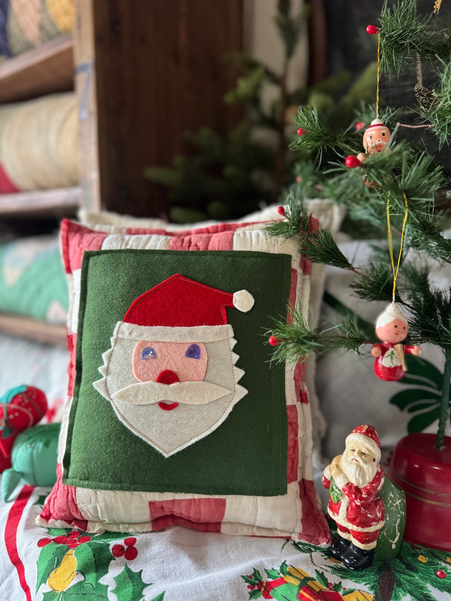 Vintage Santa Face Pillow 1