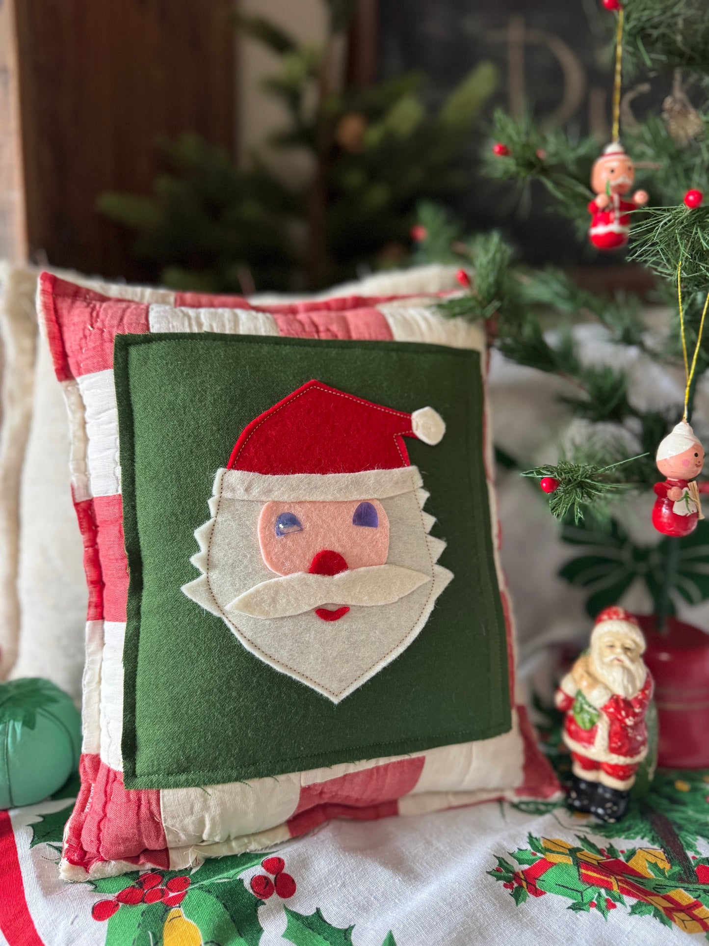Vintage Santa Face Pillow 1