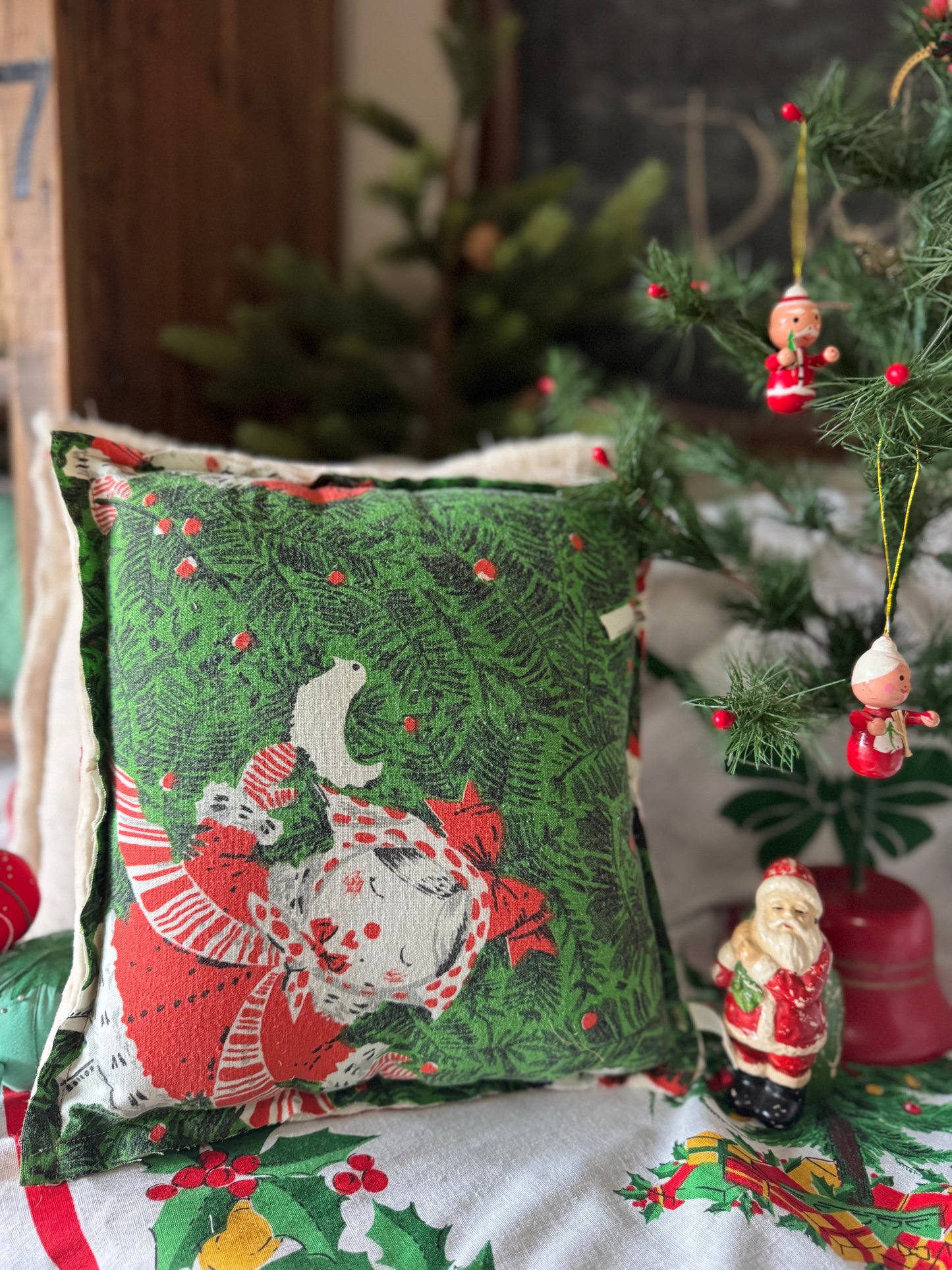 Vintage Santa Face Pillow 4